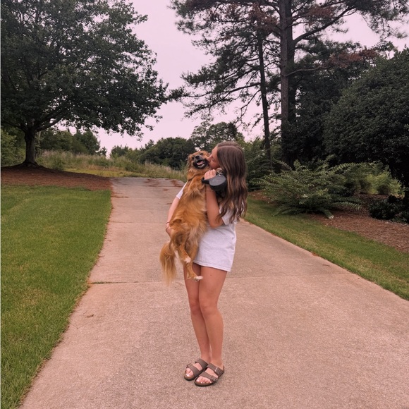 hi I’m maggie!! 🤍 - Picture 15 of 16